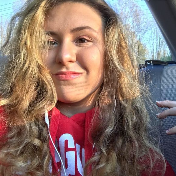 Meet your Posher, Kelcey - Picture 1 of 1